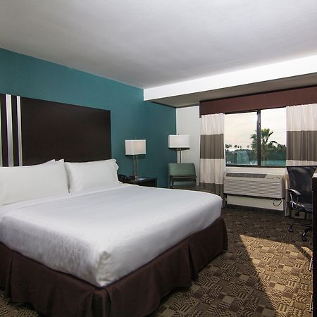 Holiday Inn Express Hotel & Suites Carlsbad Beach By Ihg Extérieur photo