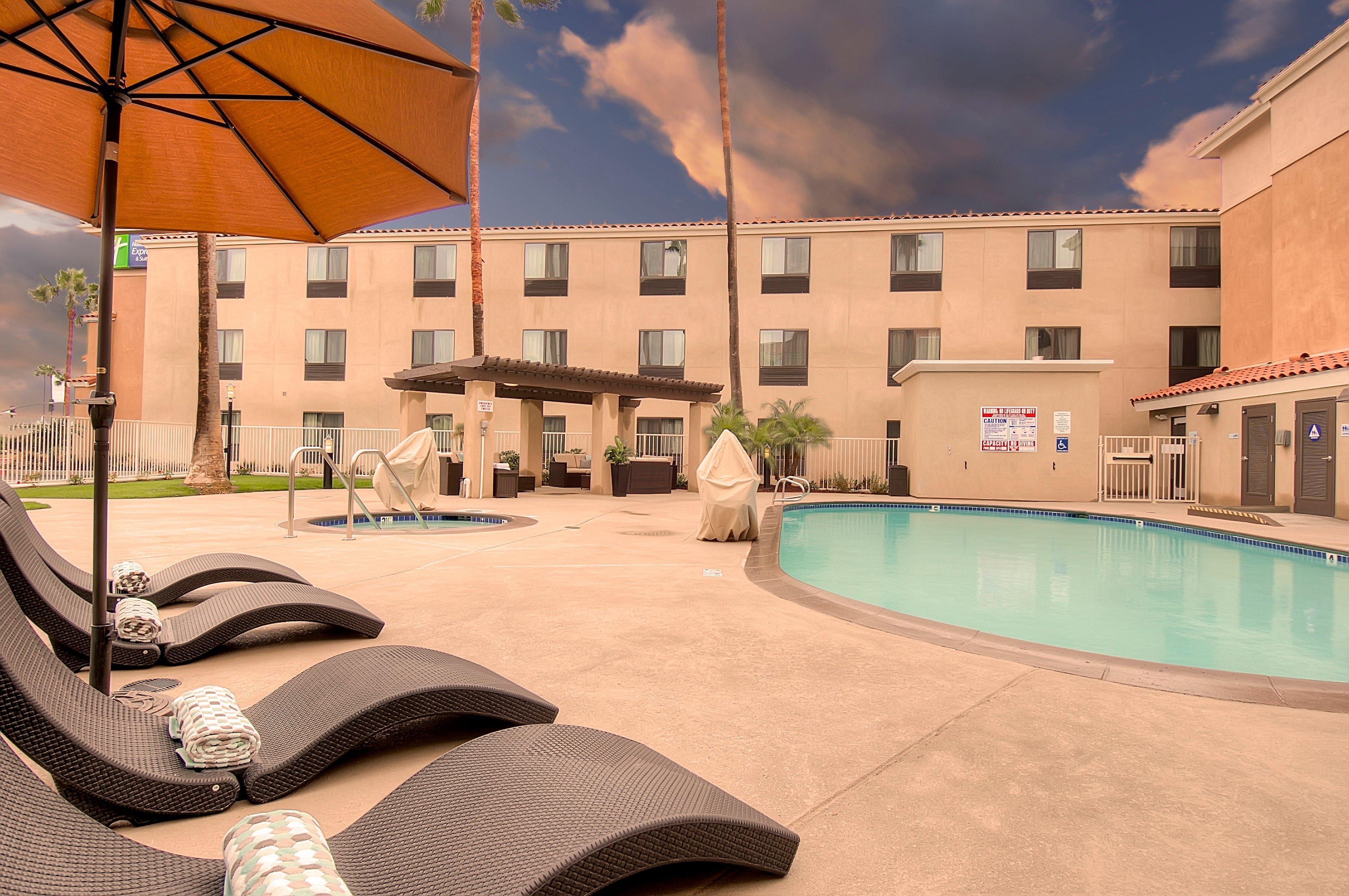 Holiday Inn Express Hotel & Suites Carlsbad Beach By Ihg Extérieur photo